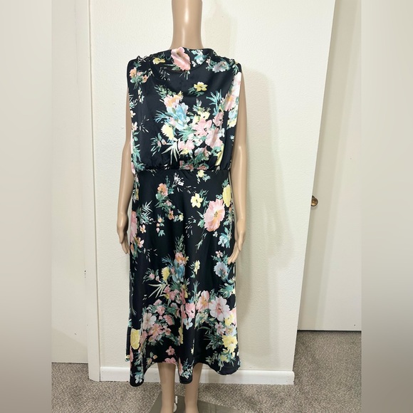 NWT Maurices Sleeveless Floral Dress Size XXL - Picture 1 of 10